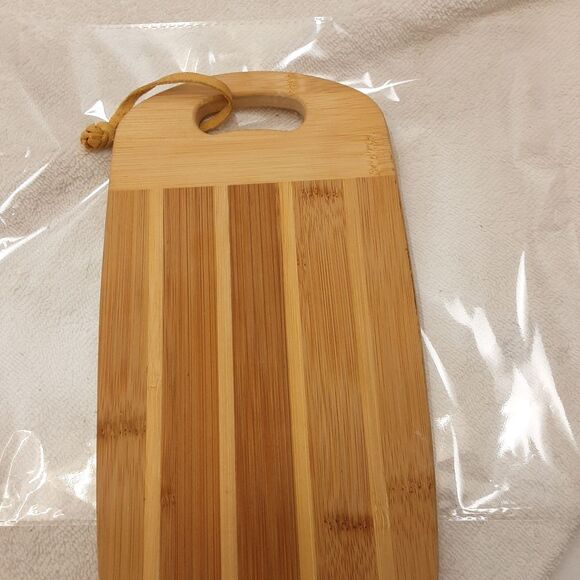 Small Totally Bamboo Cutting Board 5X9  NWOT - Picture 2 of 2